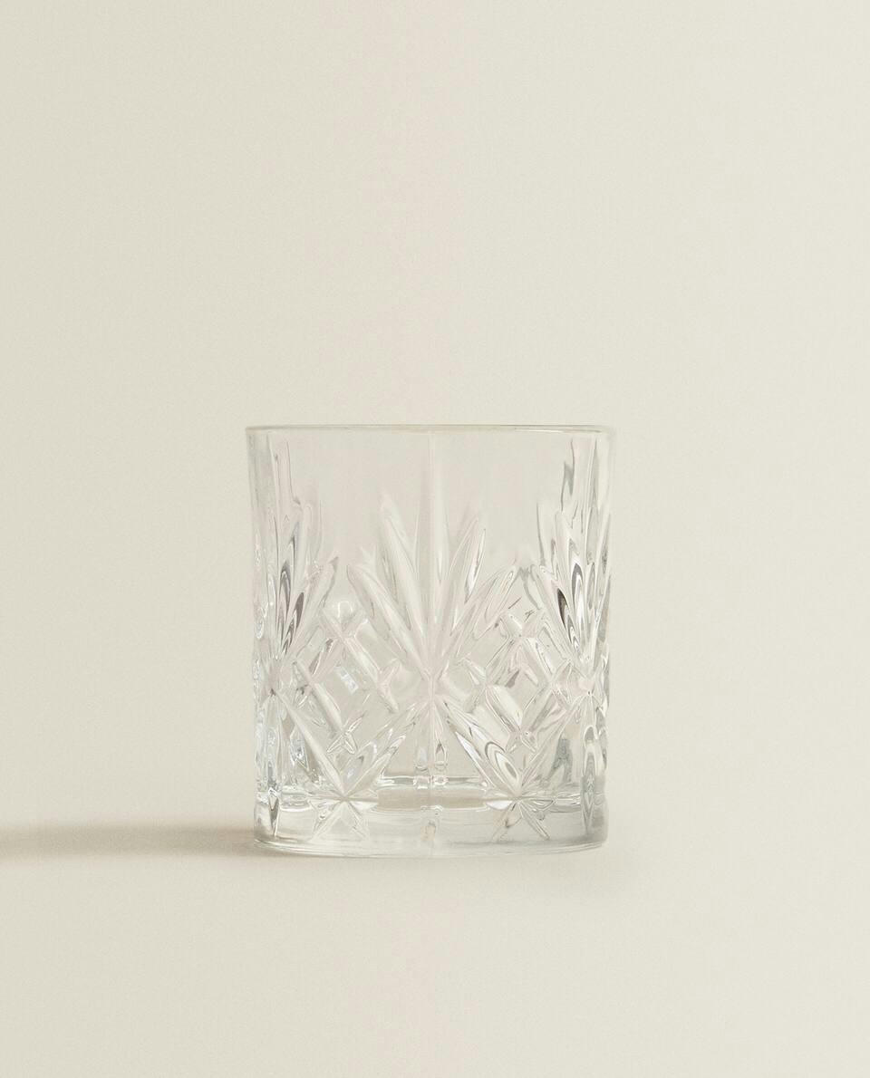 LINE TUMBLER WITH RAISED DESIGN