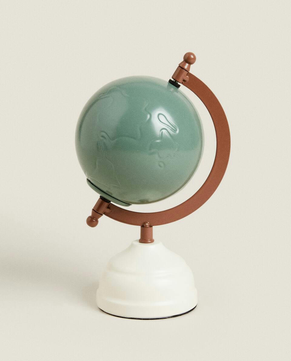GLOBE PIGGY BANK