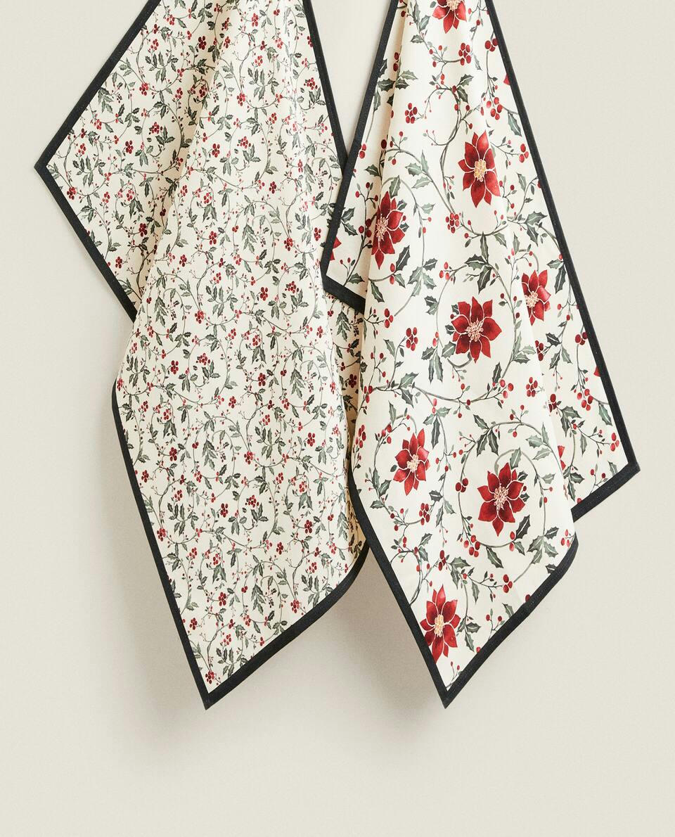 PACK OF  CHRISTMAS HOLLY TEA TOWELS (PACK OF 2)