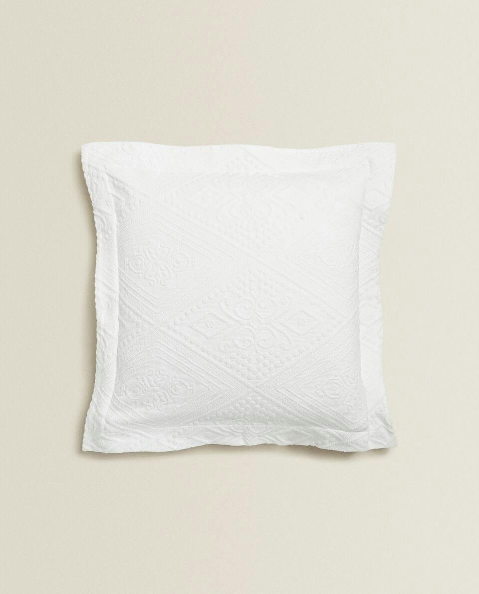 CUSHION COVER WITH GEOMETRIC DESIGN