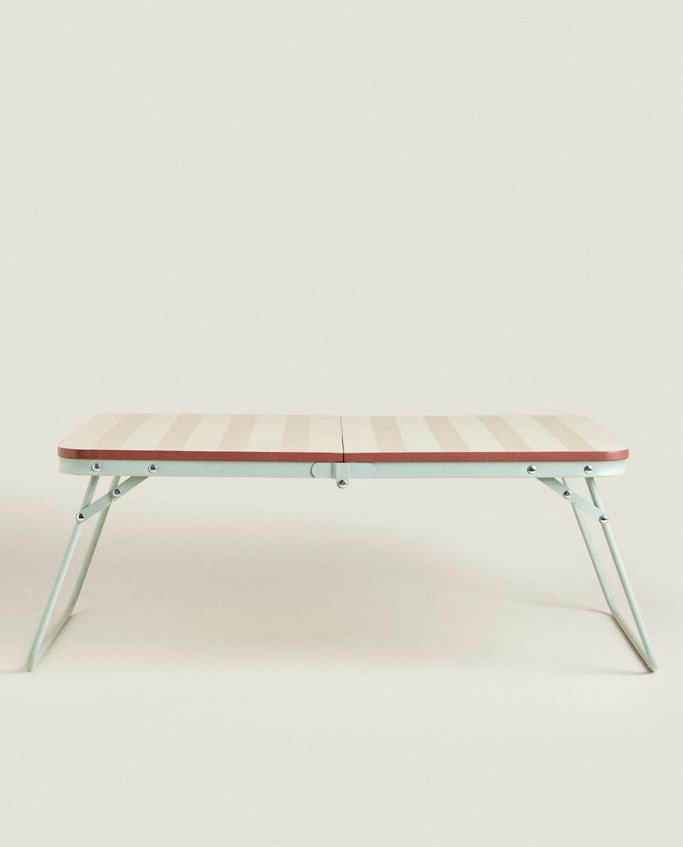 LARGE FOLDABLE TABLE