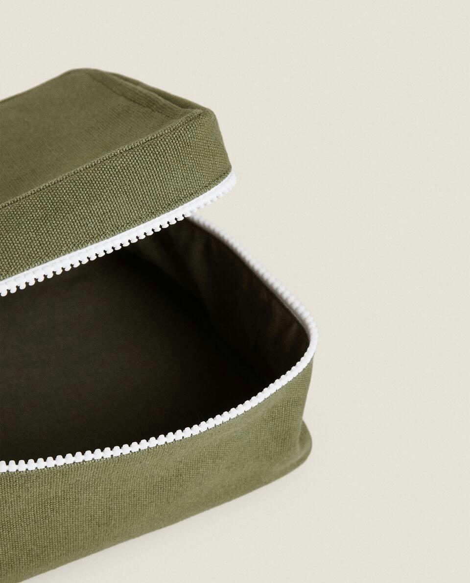 SAINT-LAZARE TRAVEL TOILETRY BAG