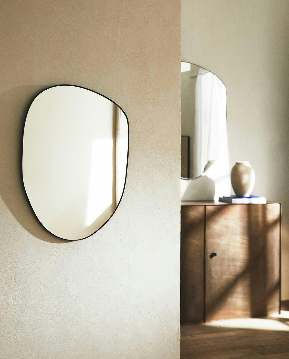 IRREGULAR WALL MIRROR
