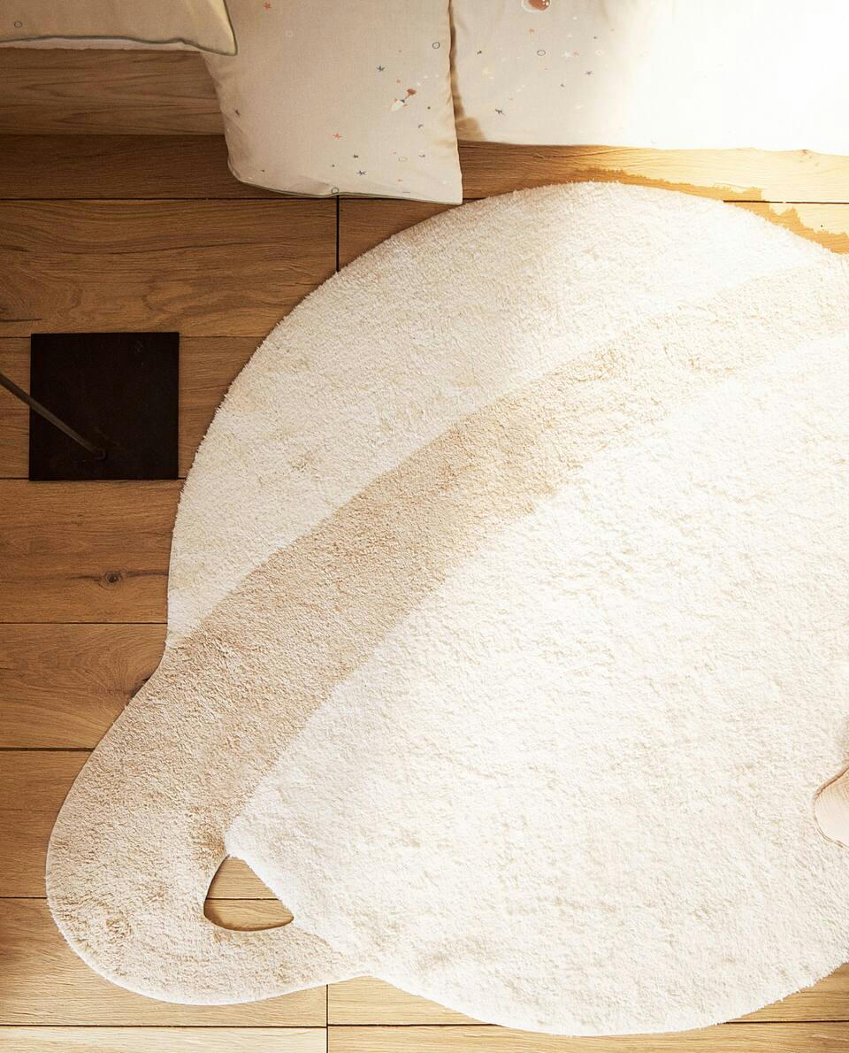 SATURN SHAPED RUG