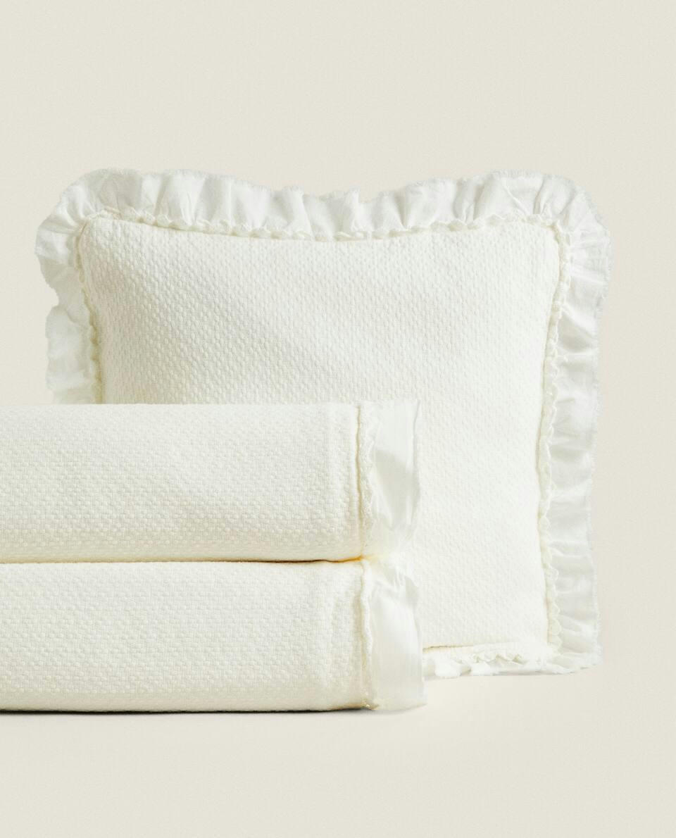 CHILDREN’S CROCHET JACQUARD BEDSPREAD