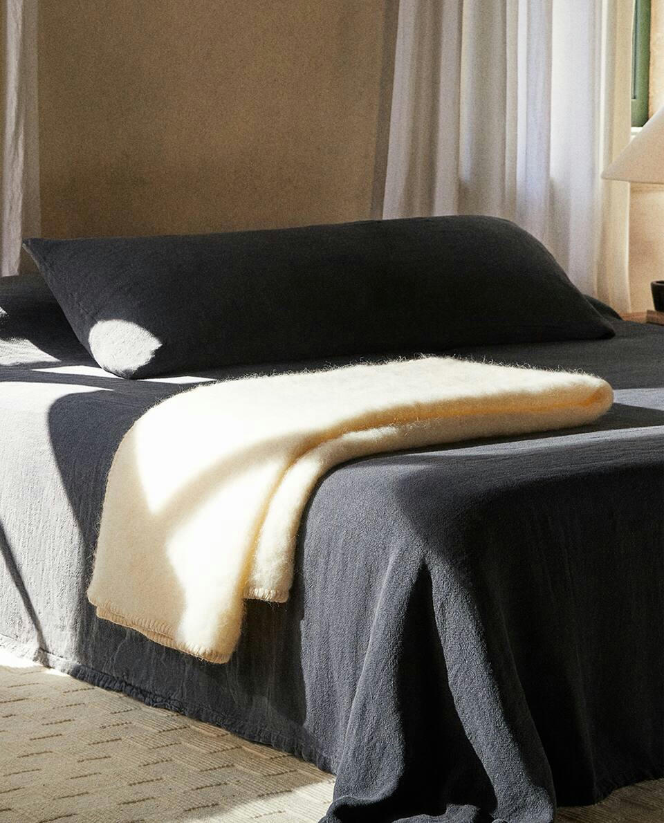 WASHED LINEN BEDSPREAD (400 GxM2)