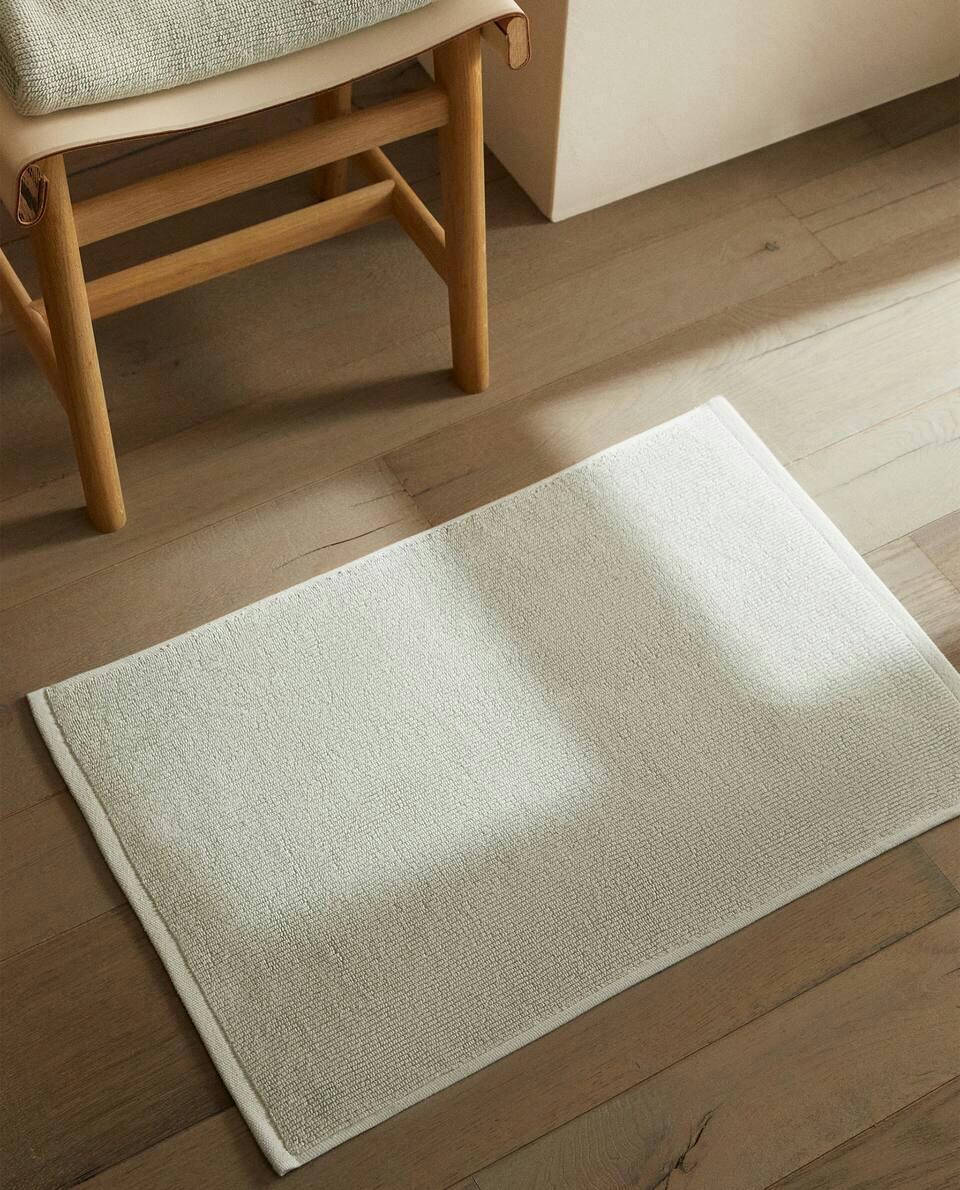 TEXTURED TERRY BATH MAT