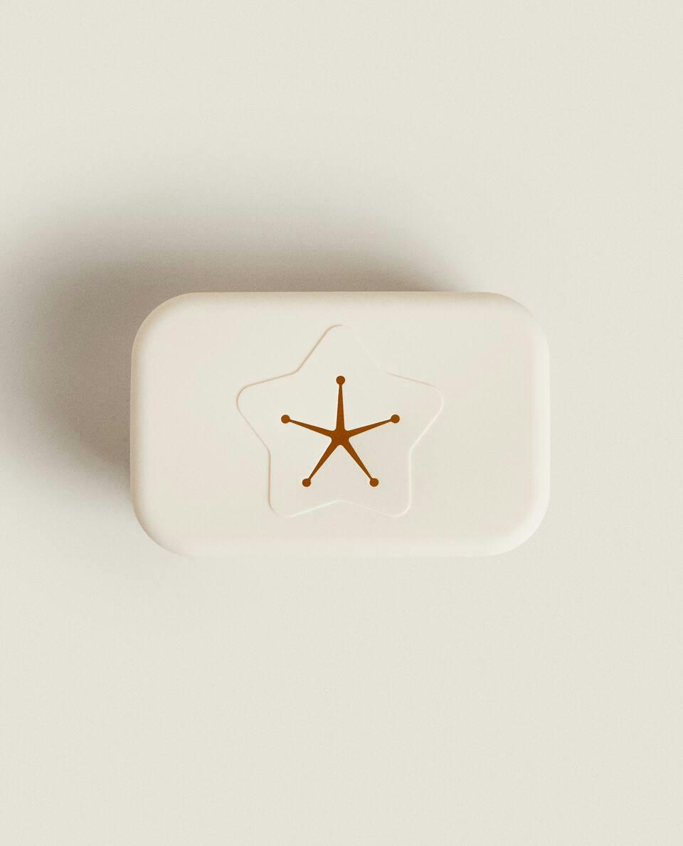 SILICONE STAR CASE FOR WIPES