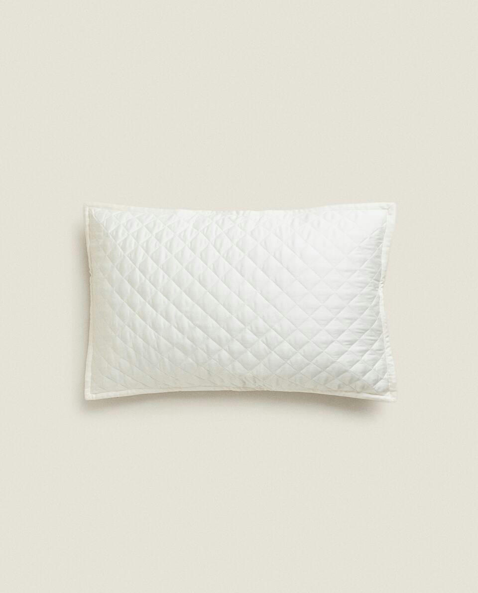 DIAMOND PATTERN CUSHION COVER