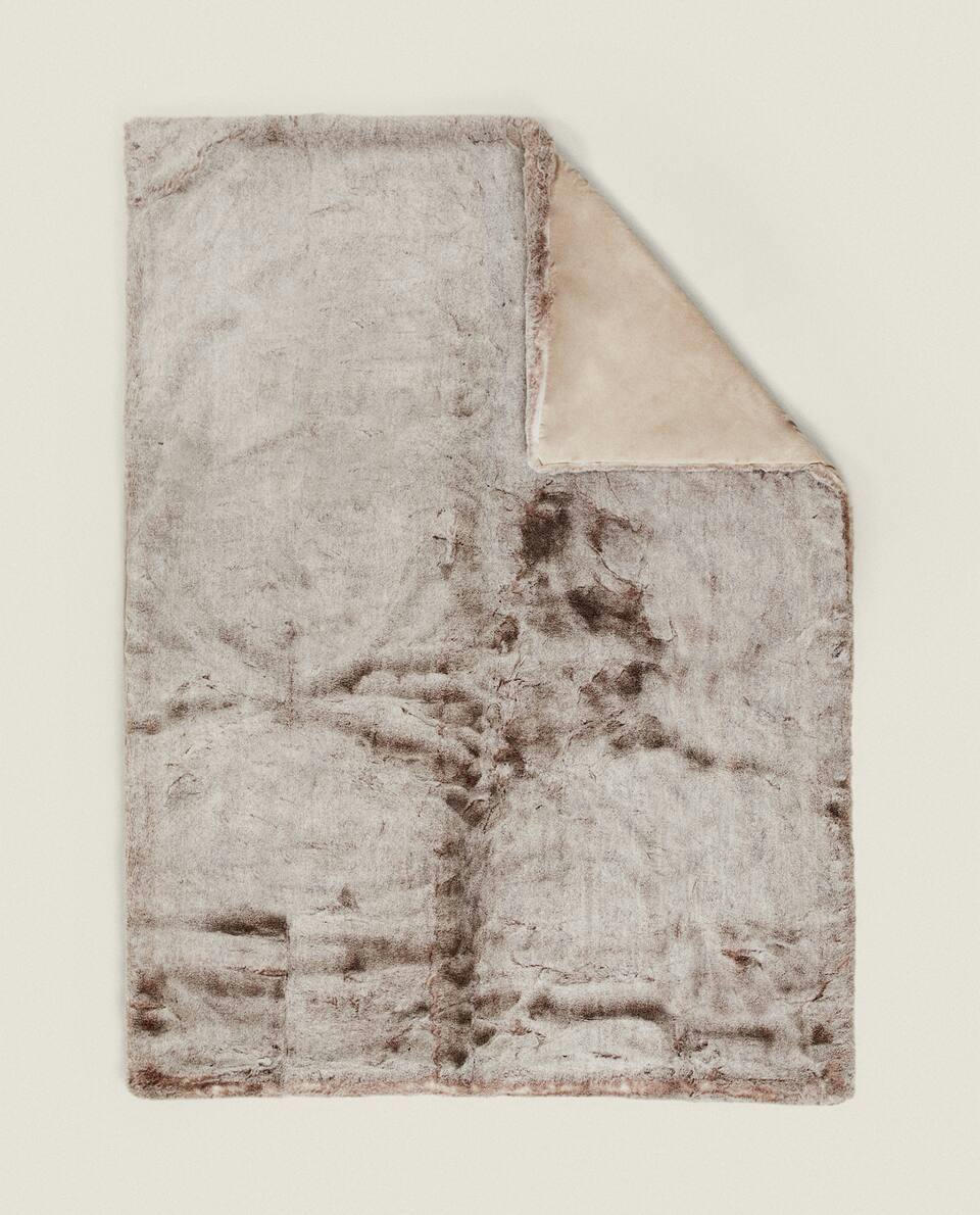 FAUX FUR BLANKET
