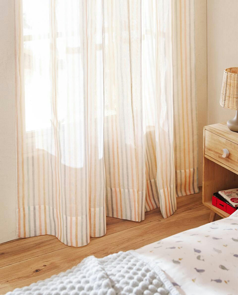MULTICOLOURED STRIPE CURTAIN