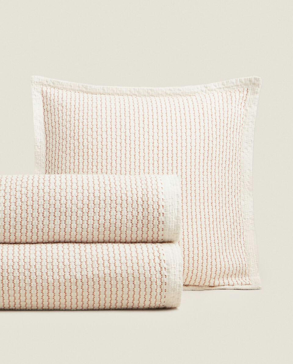 TEXTURED COTTON BEDSPREAD