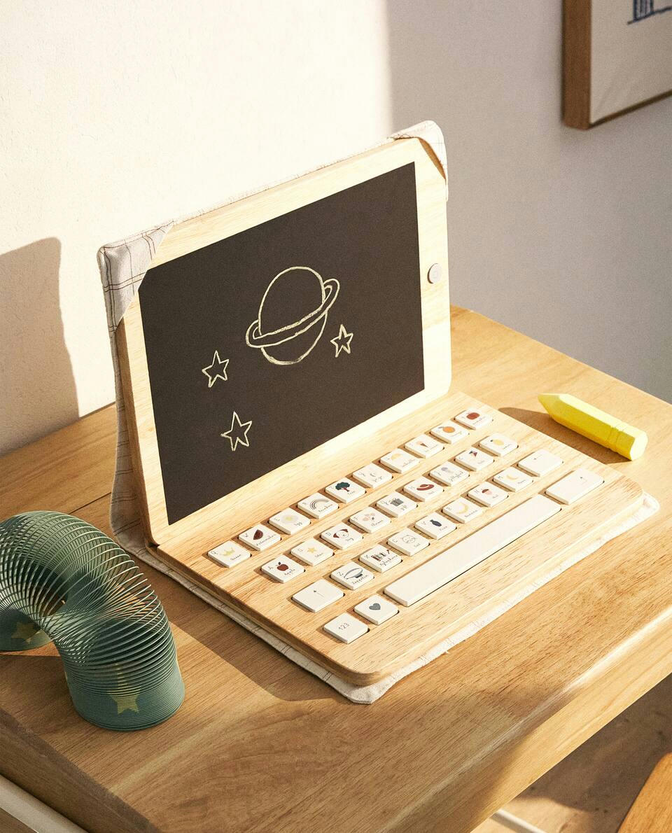 TOY LAPTOP COMPUTER