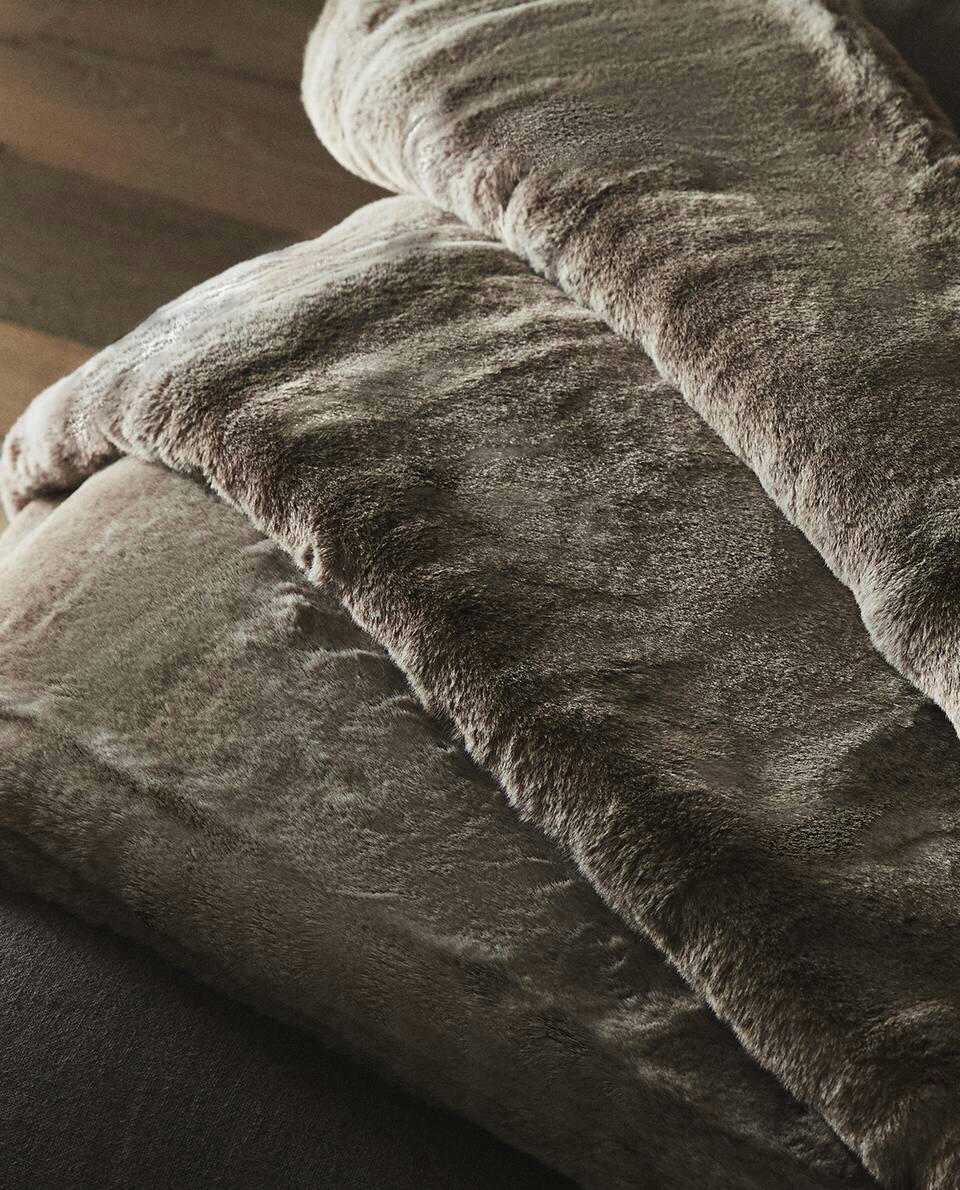 FAUX FUR BLANKET