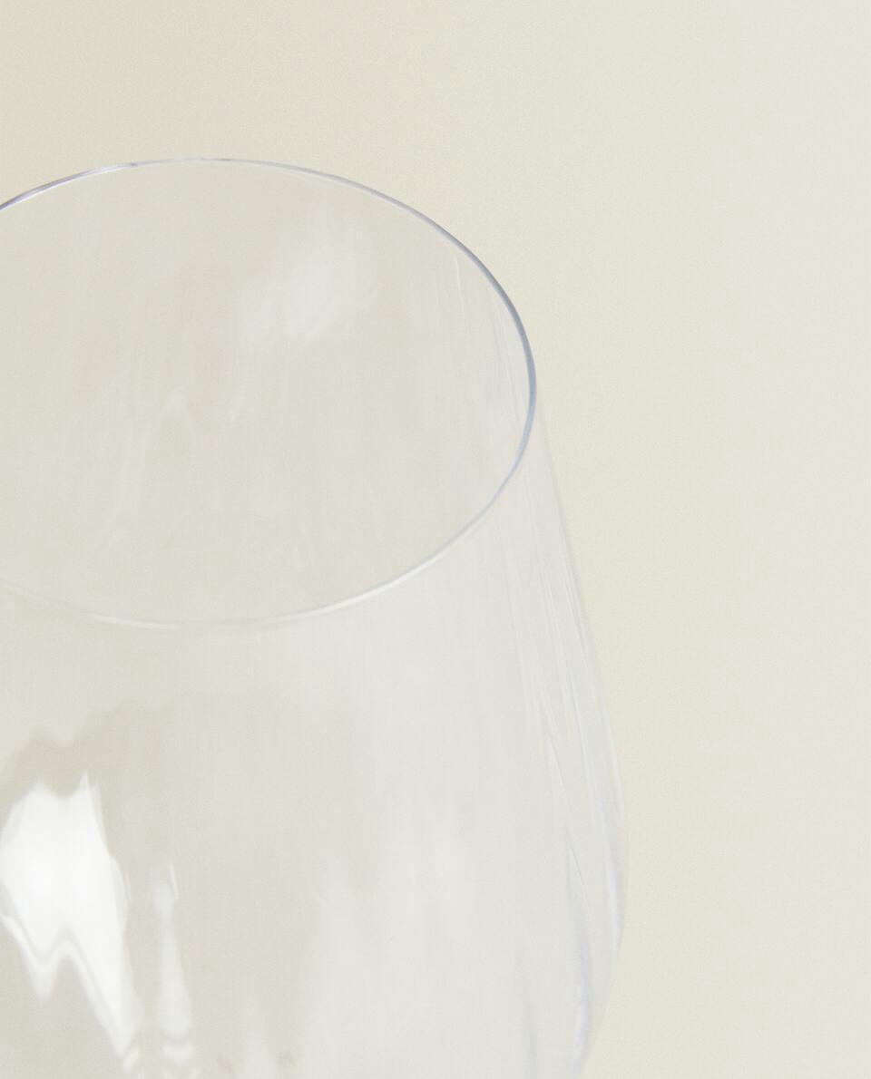 RAISED CRYSTALLINE WINE GLASS