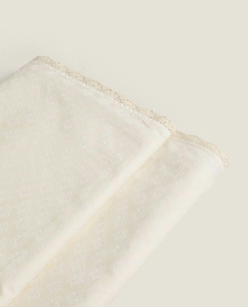 CHILDREN’S FLORAL FLAT SHEET WITH LACE TRIM