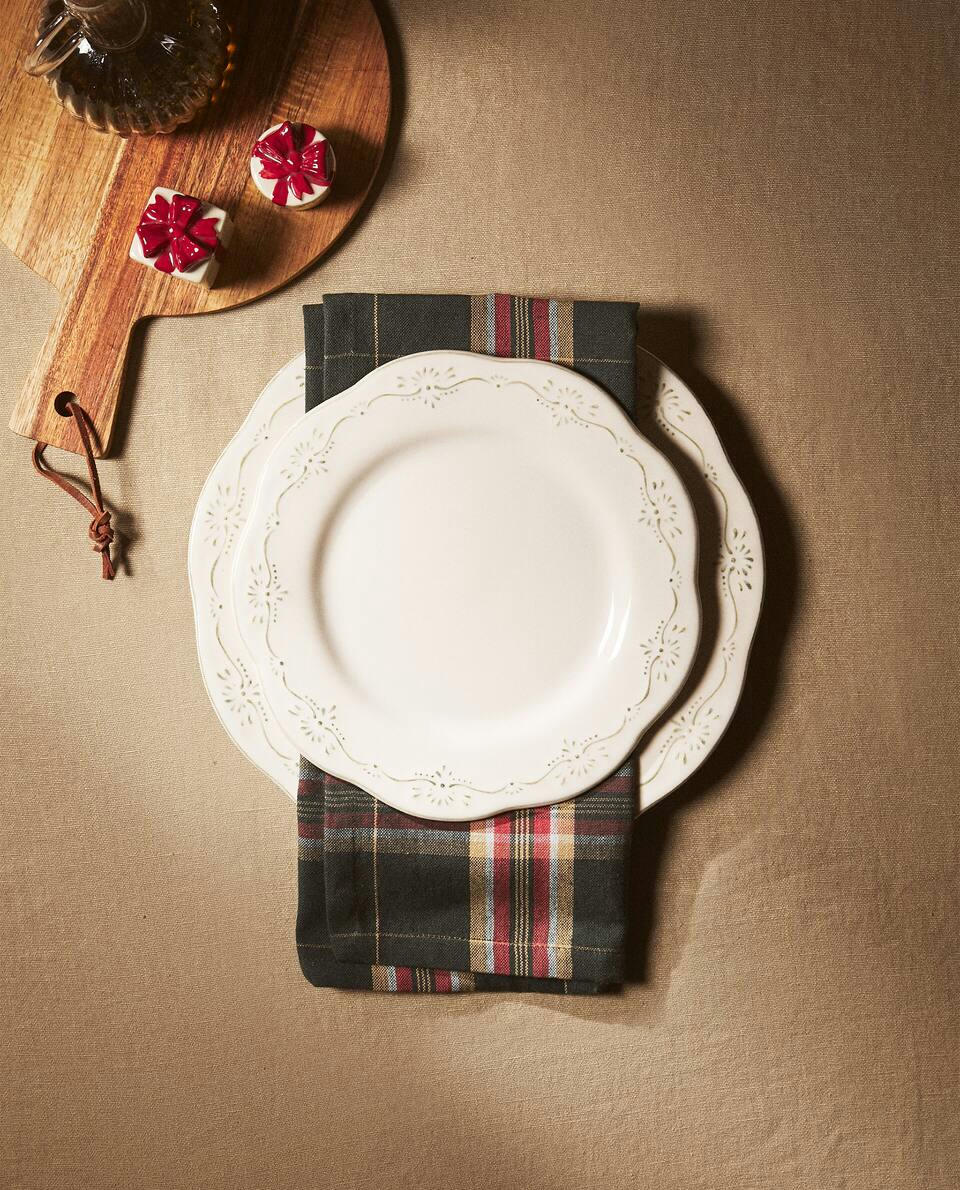 EARTHENWARE DESSERT PLATE WITH RAISED CHRISTMAS DESIGN