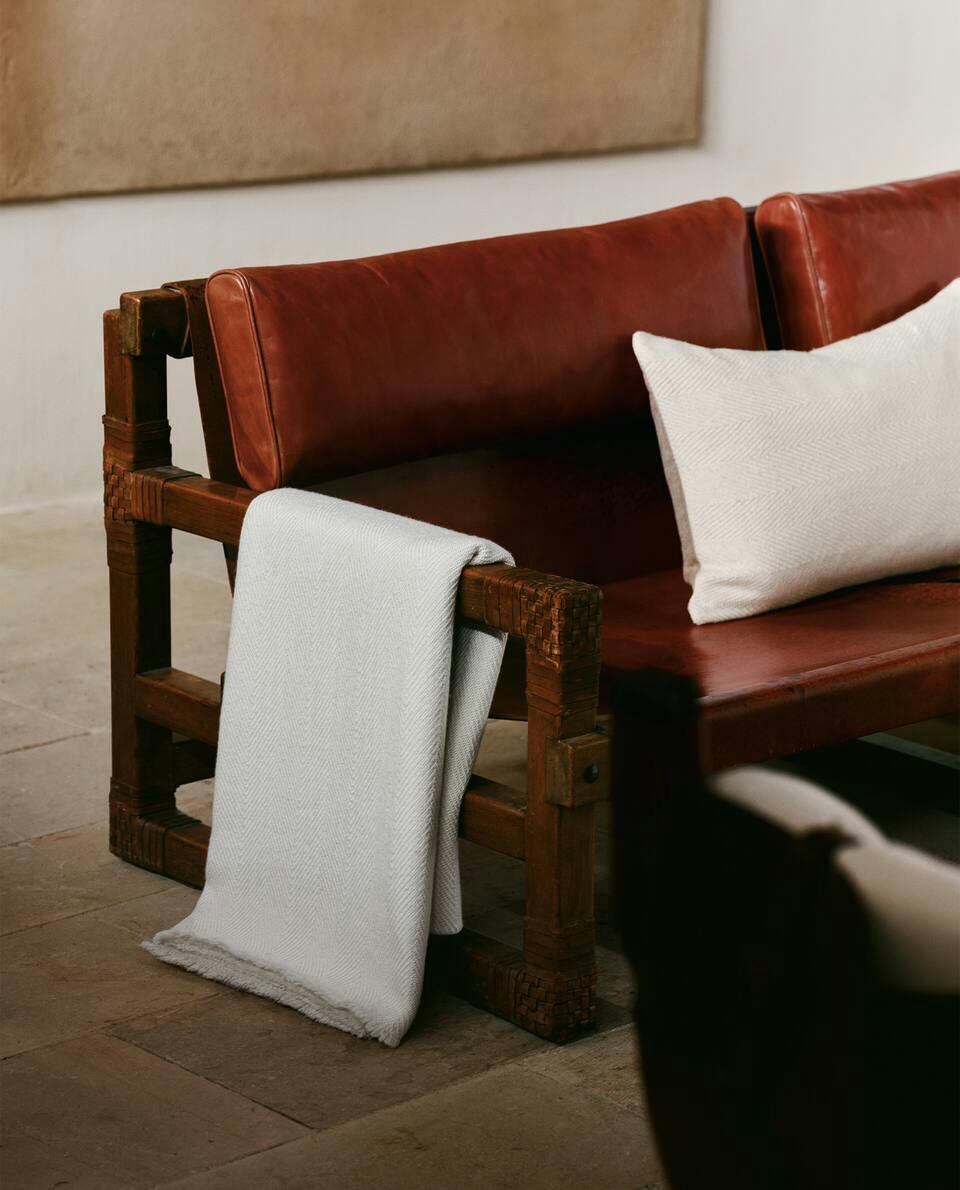 X áBBATTE WOOL AND SILK BLANKET