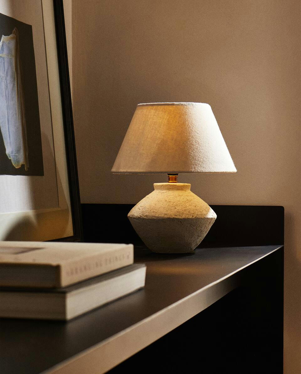 SMALL EARTHENWARE BASE LAMP
