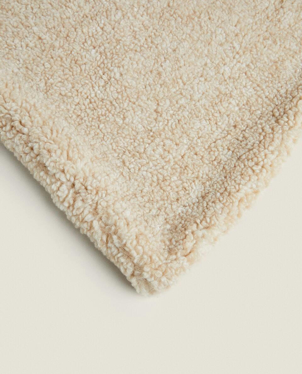 FAUX FUR PET BLANKET