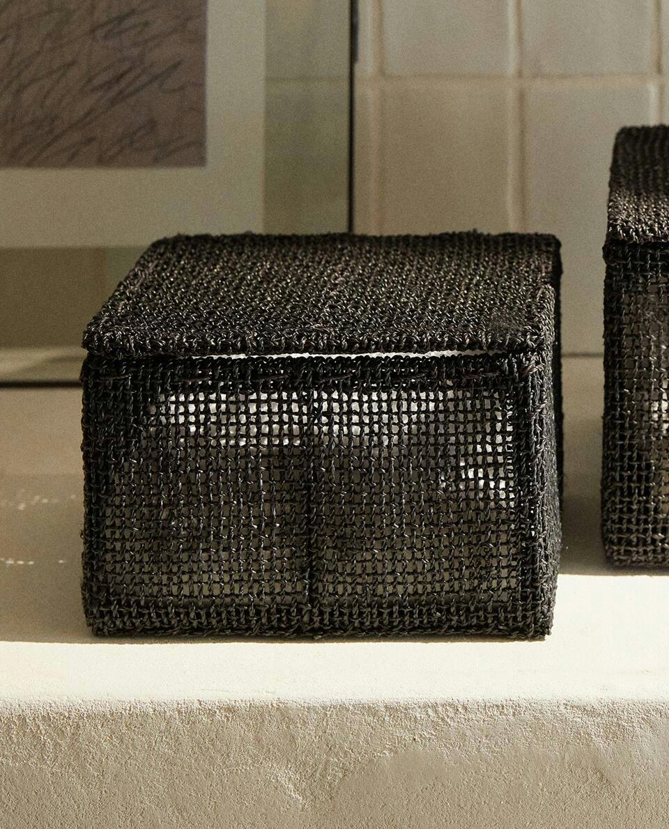 WOVEN BASKET WITH LID