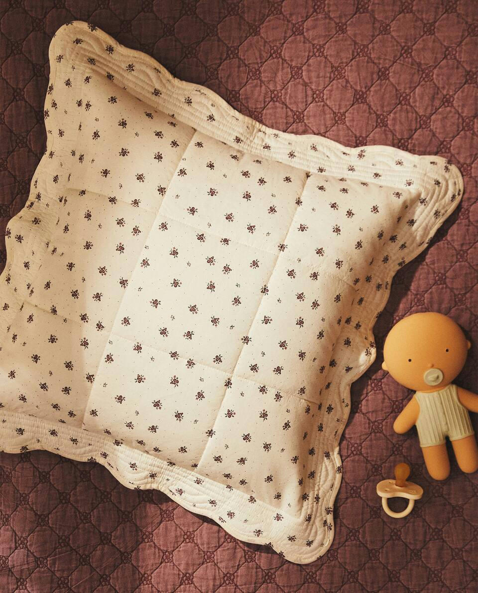 CHILDREN'S FLORAL PRINT CUSHION COVER