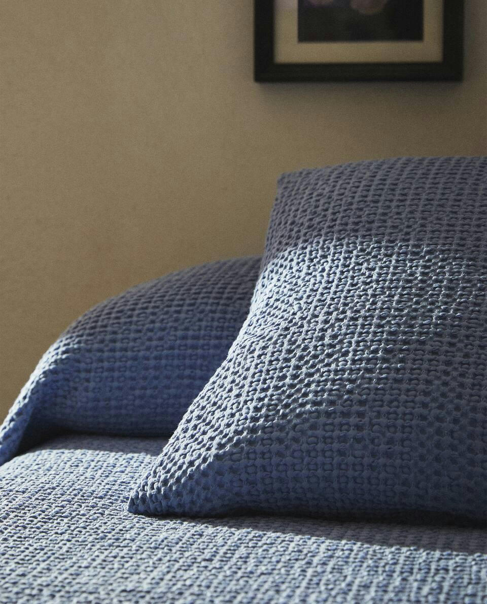 WAFFLE-KNIT CUSHION COVER