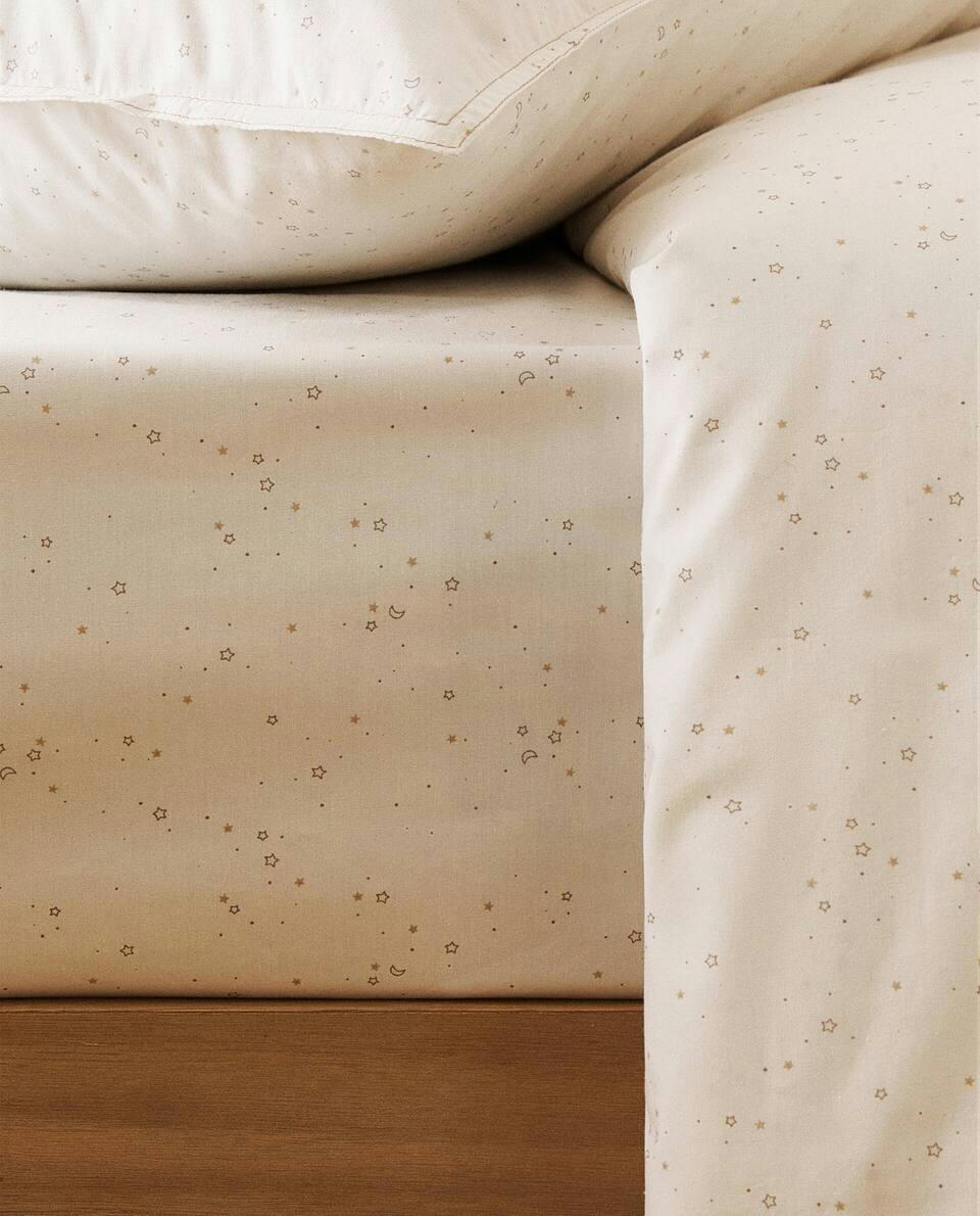 FITTED SHEET WITH MOON AND STAR PRINT