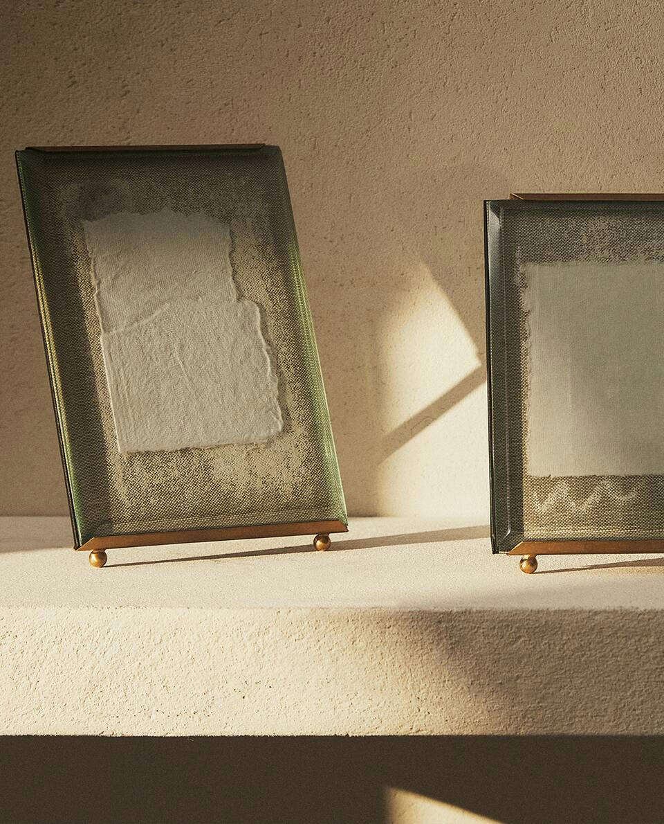 GOLD STRUCTURE FRAME