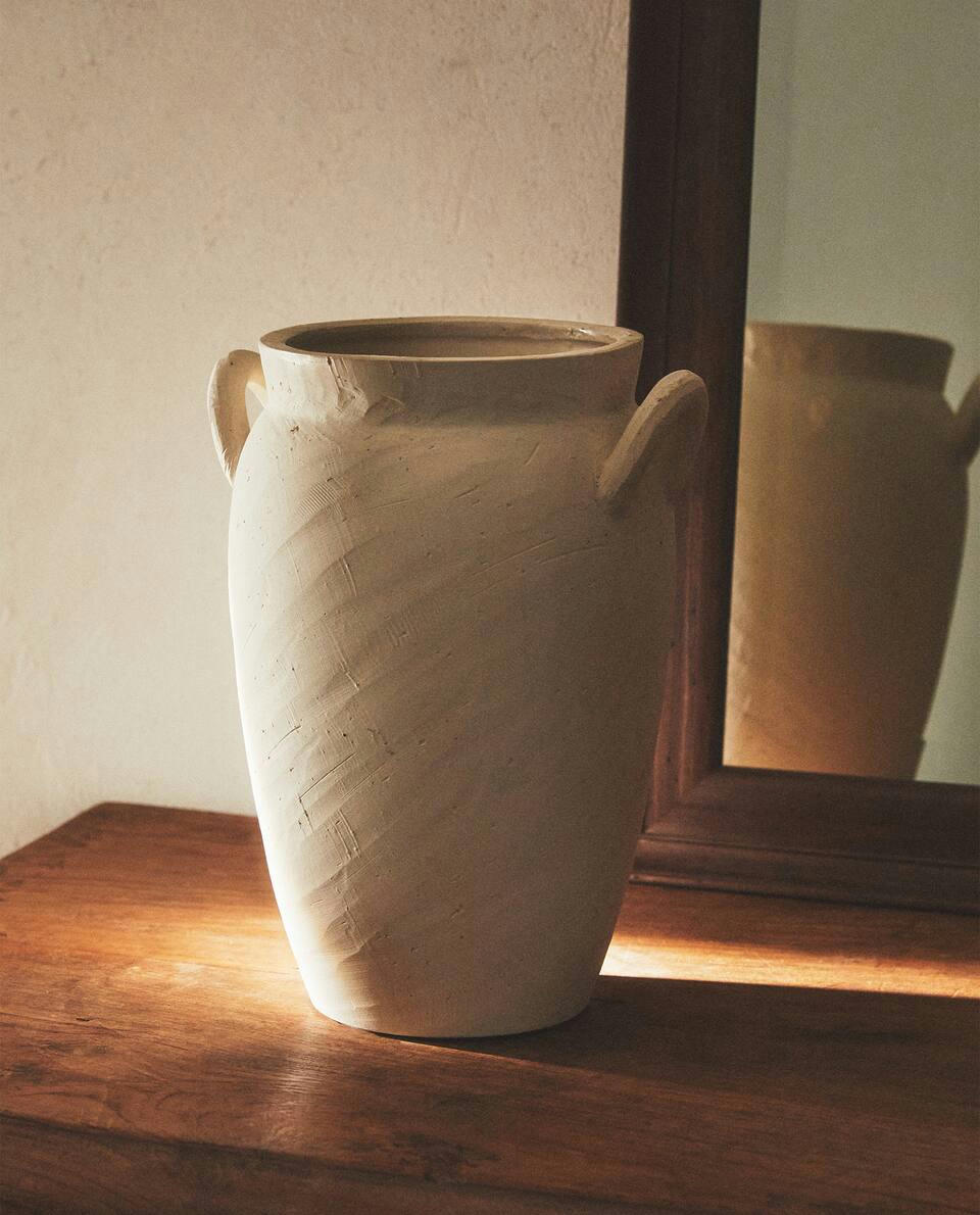 CERAMIC VASE WITH HANDLES