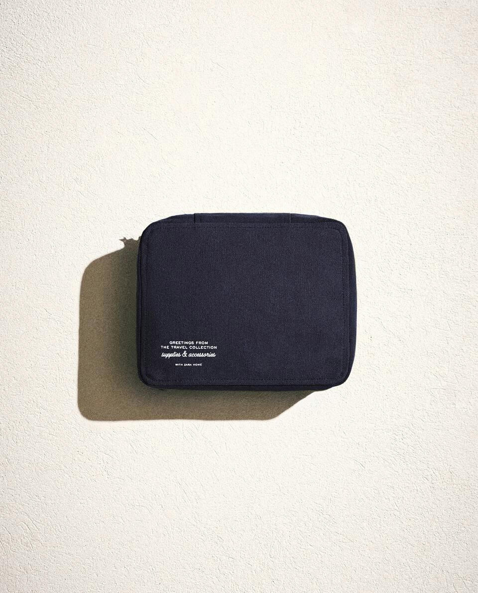SAINT-LAZARE TRAVEL TOILETRY BAG