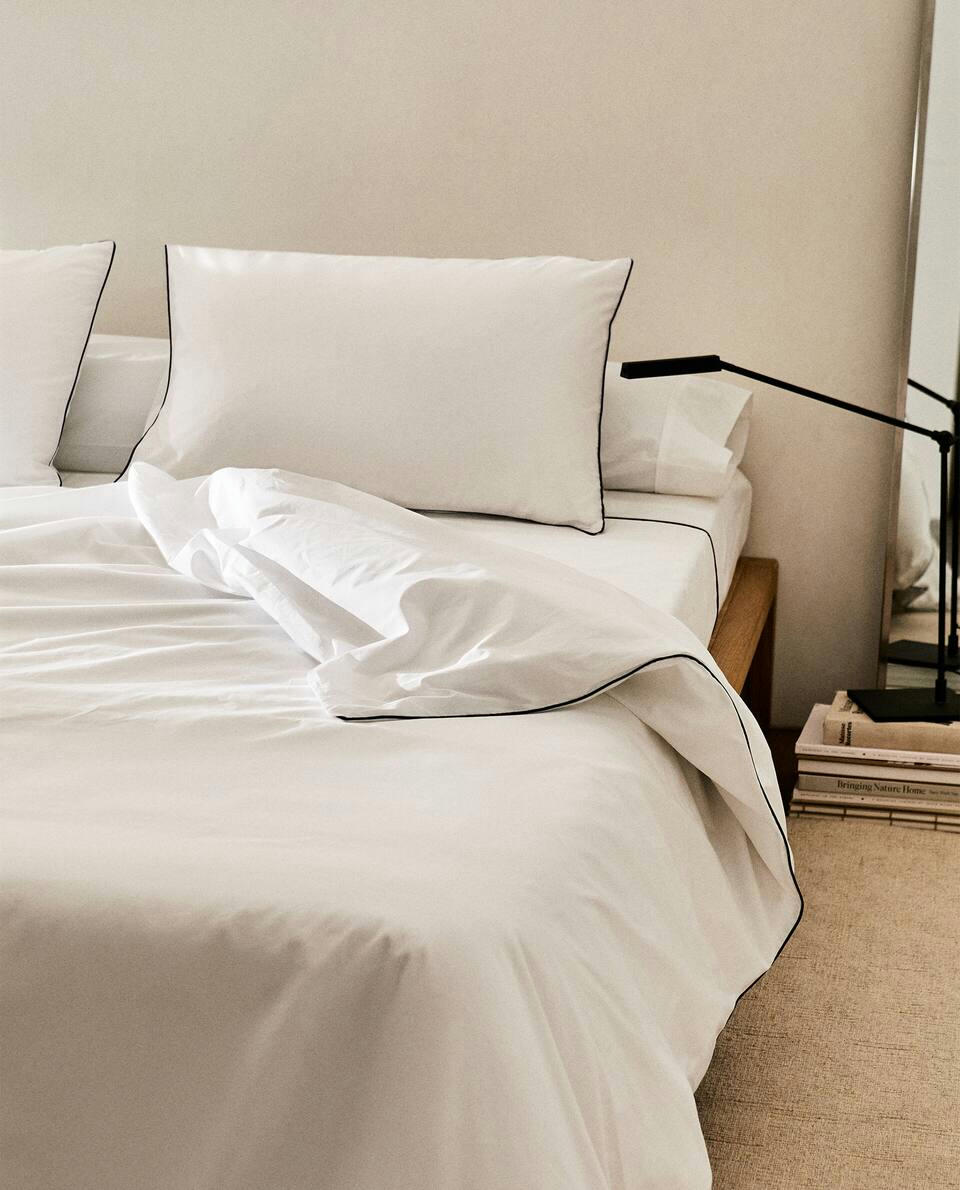 DUVET COVER WITH BLUE PIPING