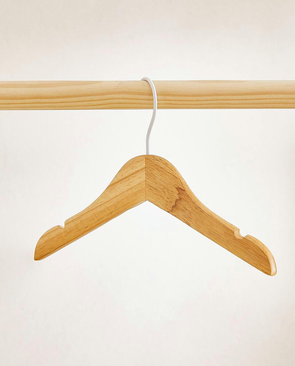 WOODEN BABY HANGER (PACK OF 3)