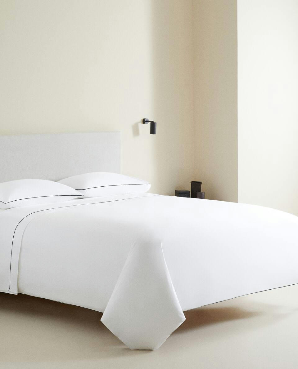 DUVET COVER WITH COLOURED PIPING DETAIL