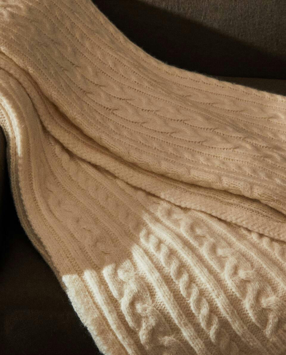 BRAIDED KNIT BLANKET