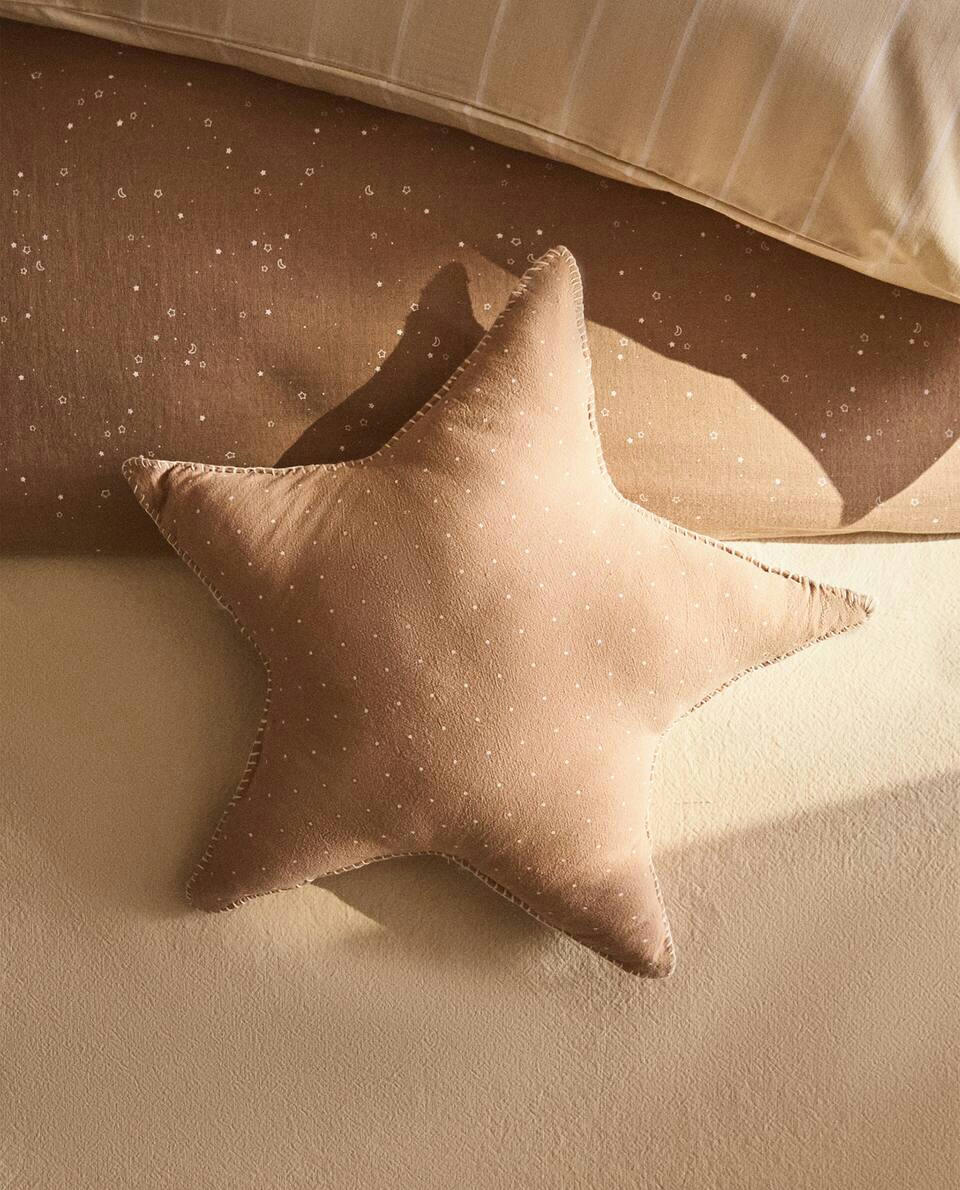 STAR CUSHION