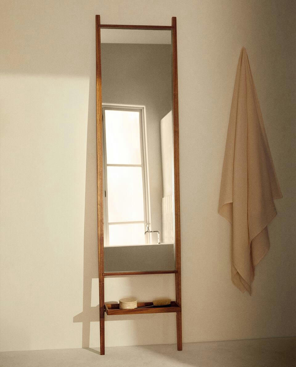 WOODEN VERTICAL MIRROR WITH STAND