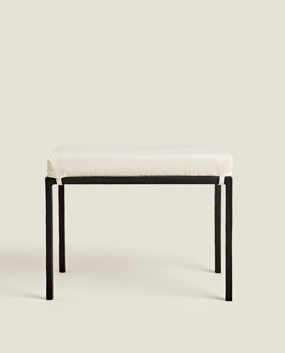 METAL STOOL WITH CUSHION