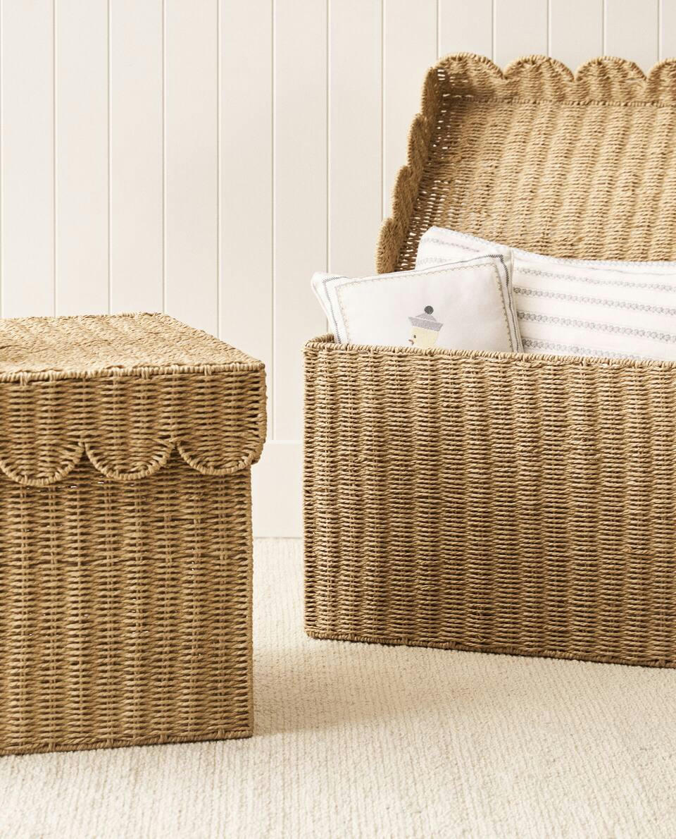 KIDS’ BASKET WITH SCALLOPED LID