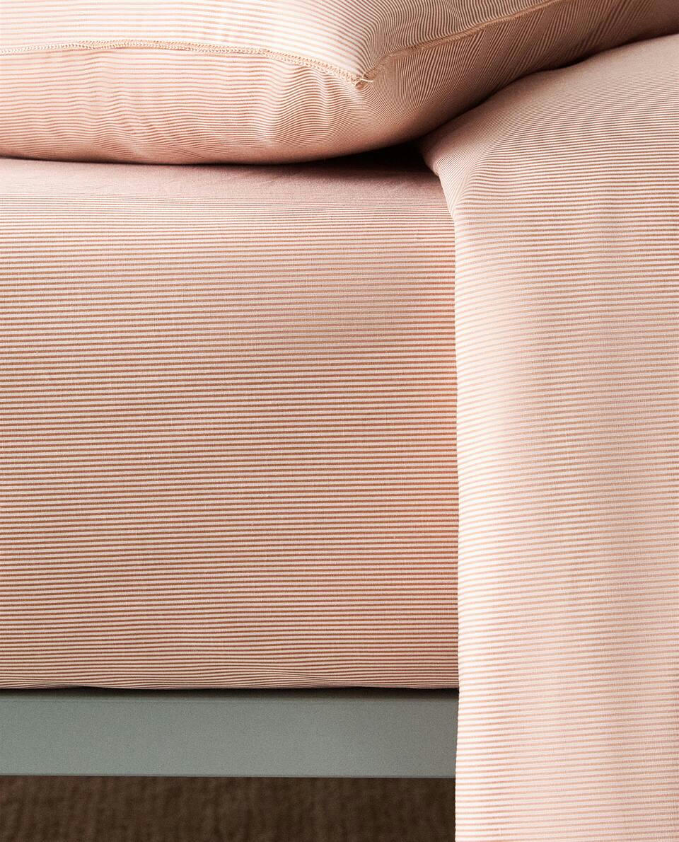 STRIPED FITTED SHEET
