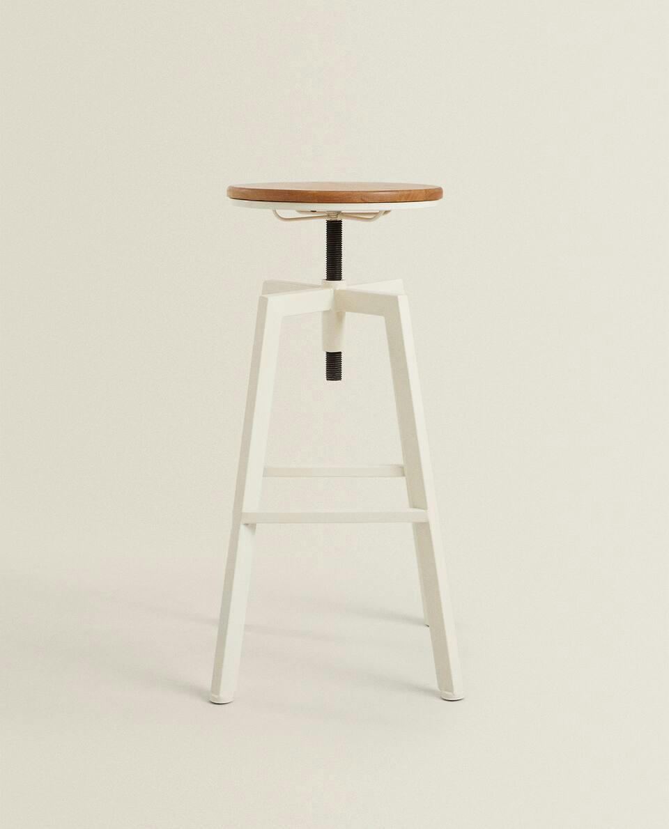 WOODEN AND METAL SWIVEL STOOL