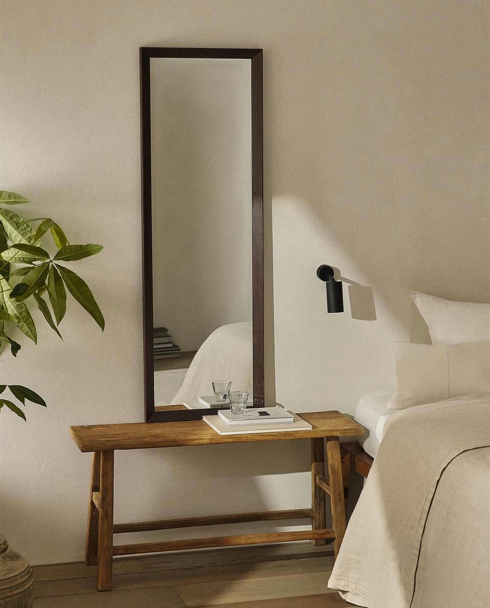 WALL MIRROR WITH BEVELLED FRAME
