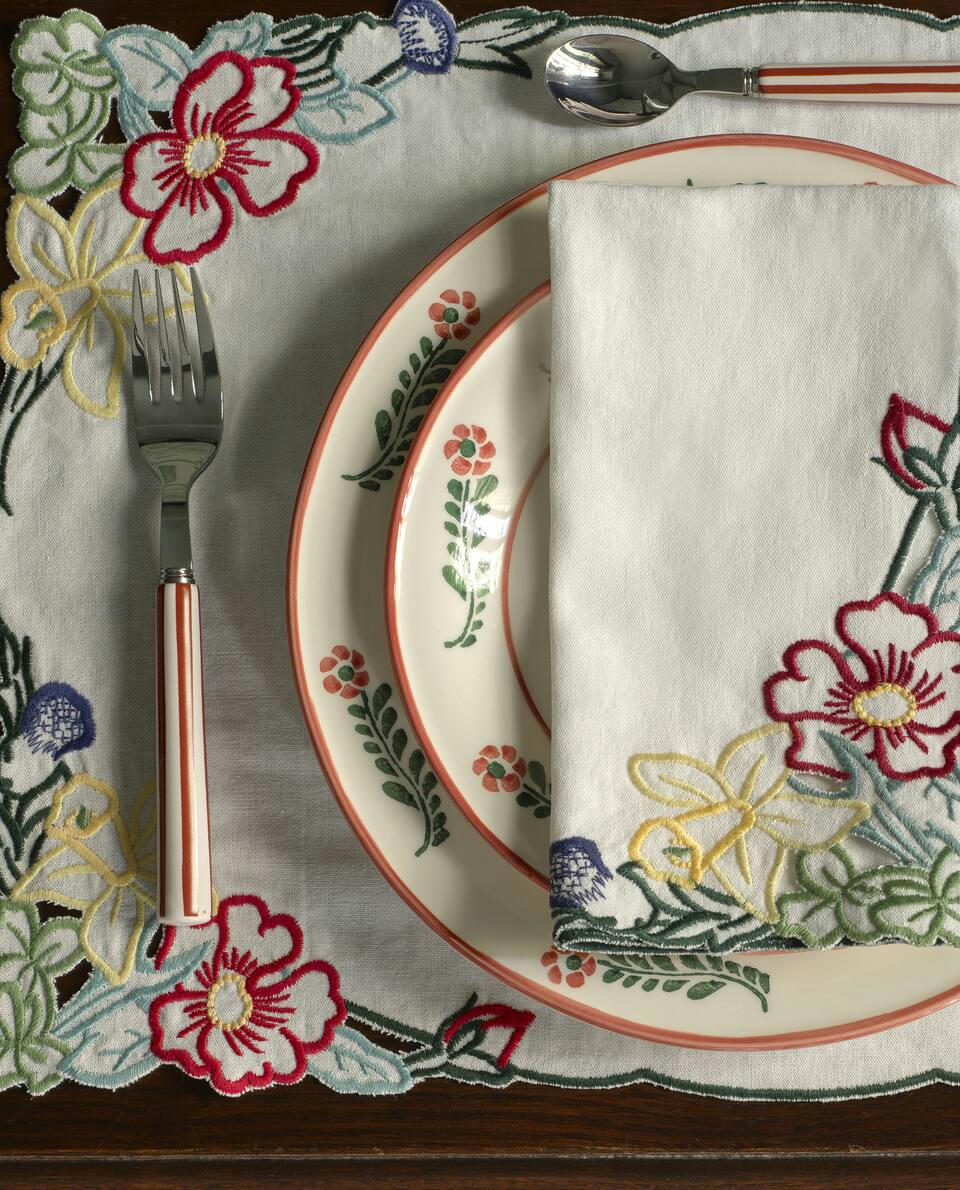 EMBROIDERED COTTON LINEN PLACEMAT