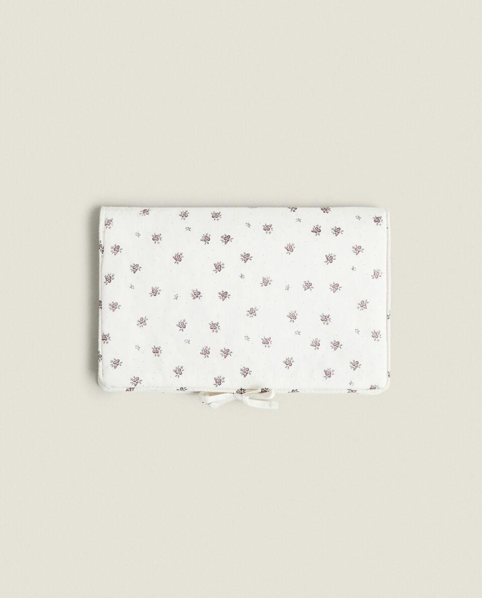 CHILDREN’S FLORAL BABY WIPE HOLDER
