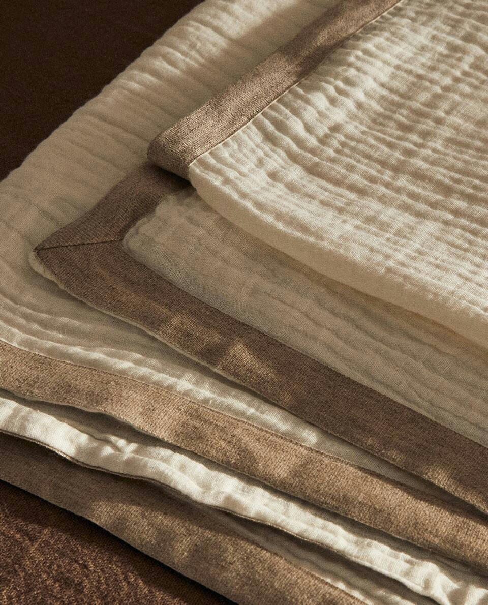 MUSLIN BLANKET