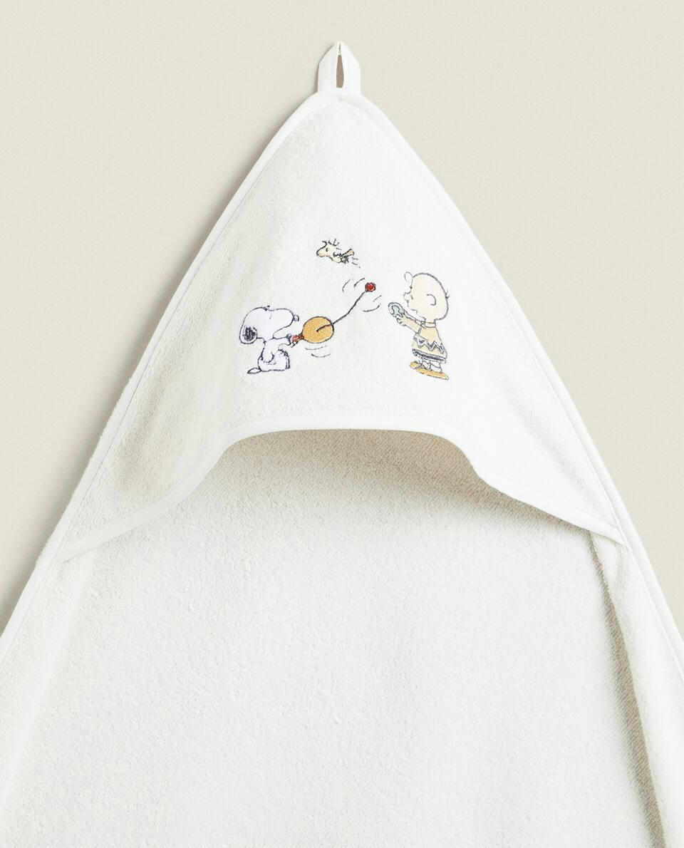 PEANUTS? BABY CAPE