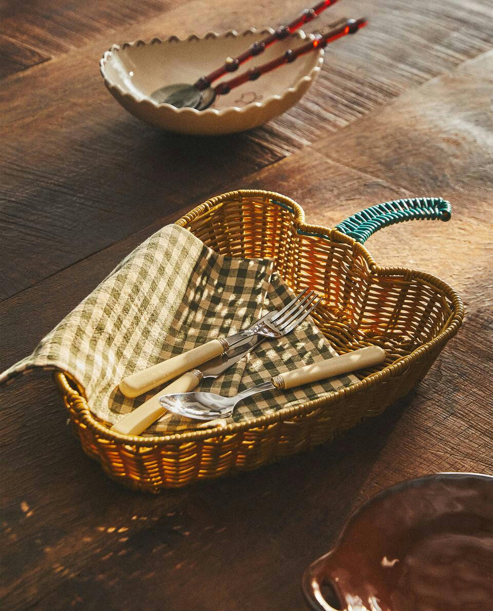 DECORATIVE PEPPER BASKET