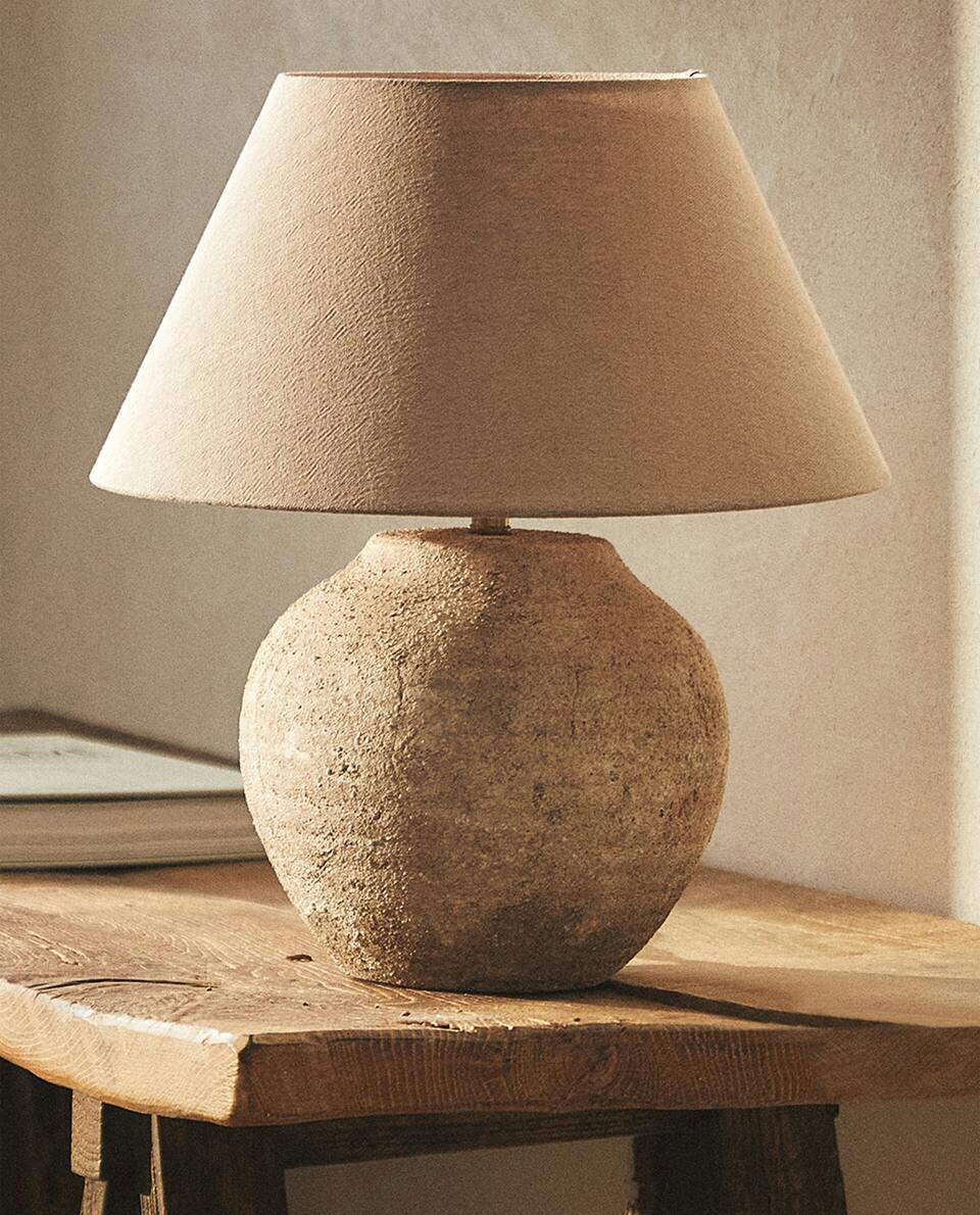 LAMP WITH AGED CERAMIC BASE