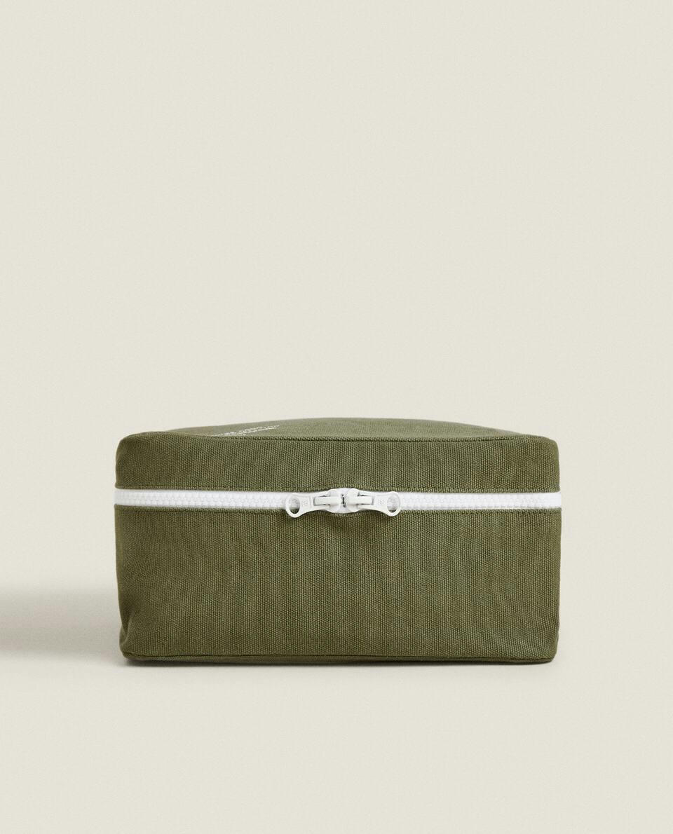 SAINT-LAZARE TRAVEL TOILETRY BAG