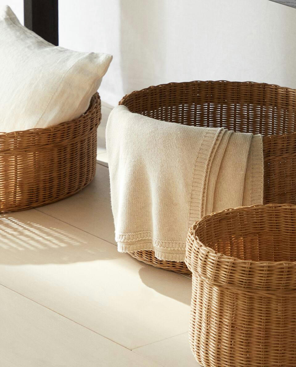 RATTAN BASKETS WITH FOLD-OVER EDGE